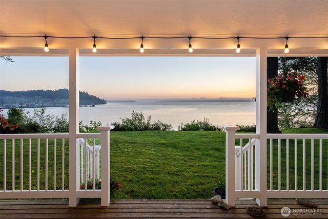 11212 NE Tiger Way, Kingston, WA 98346