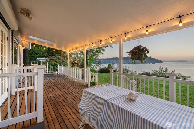 11212 NE Tiger Way, Kingston, WA 98346