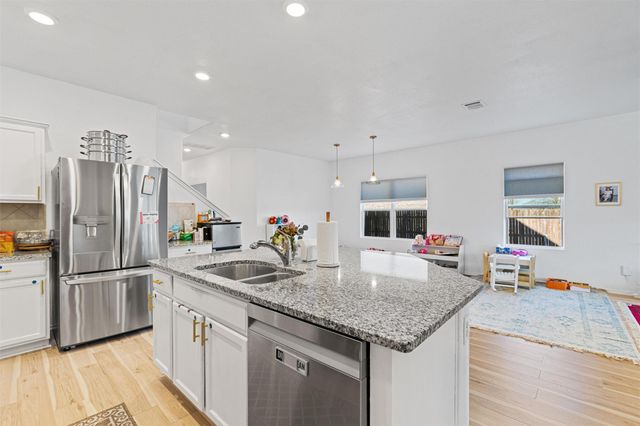 327 Andesite TRL, Buda, TX 78610