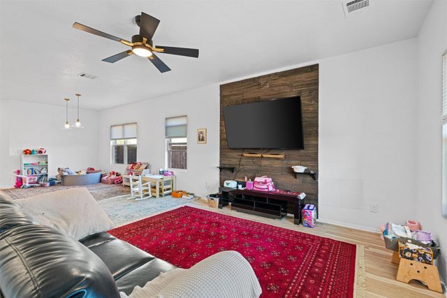 327 Andesite TRL, Buda, TX 78610