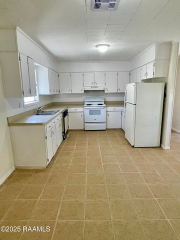 1084 Red Barn Road, Breaux Bridge, LA 70517