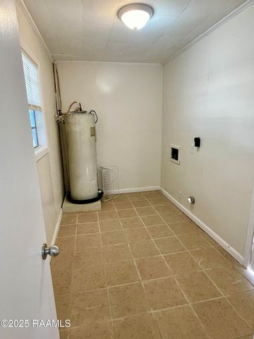 1084 Red Barn Road, Breaux Bridge, LA 70517