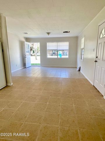 1084 Red Barn Road, Breaux Bridge, LA 70517