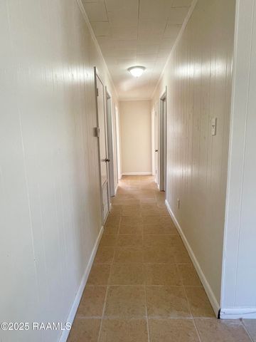 1084 Red Barn Road, Breaux Bridge, LA 70517