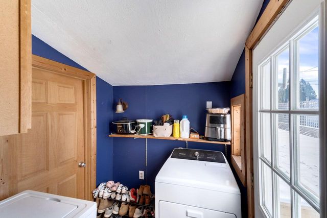 343 E Green Bay AVENUE, Saukville, WI 53080