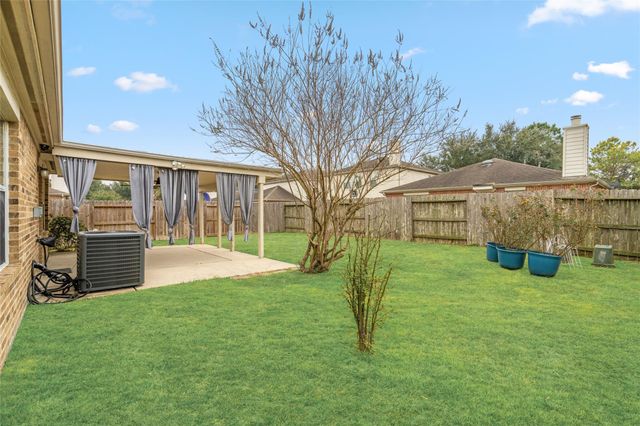 16527 Aberdeen Green Drive, Houston, TX 77095