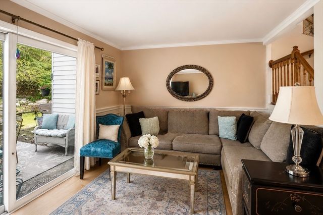 13 Beals Cove Rd F, Hingham, MA 02043