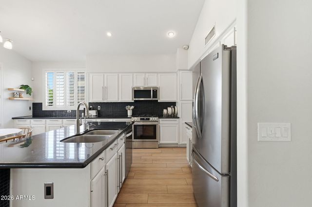 4332 E MELINDA Lane, Phoenix, AZ 85050