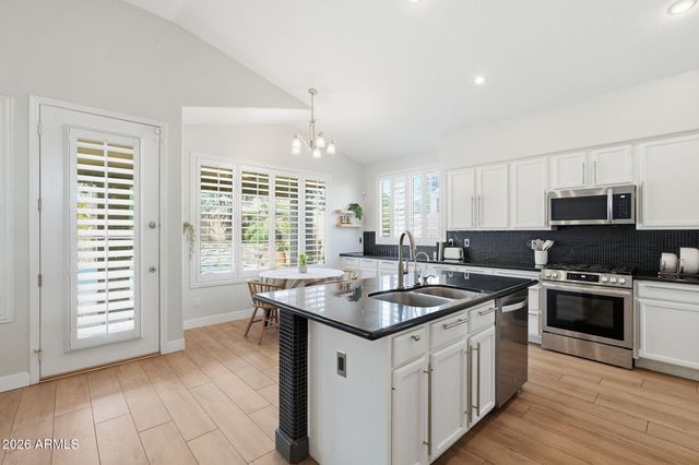 4332 E MELINDA Lane, Phoenix, AZ 85050