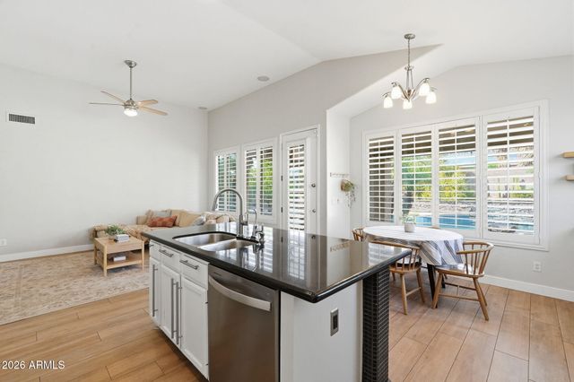 4332 E MELINDA Lane, Phoenix, AZ 85050