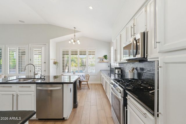 4332 E MELINDA Lane, Phoenix, AZ 85050