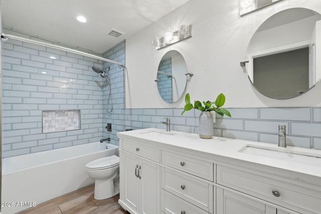 4332 E MELINDA Lane, Phoenix, AZ 85050