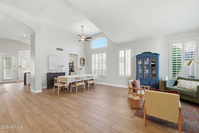 4332 E MELINDA Lane, Phoenix, AZ 85050