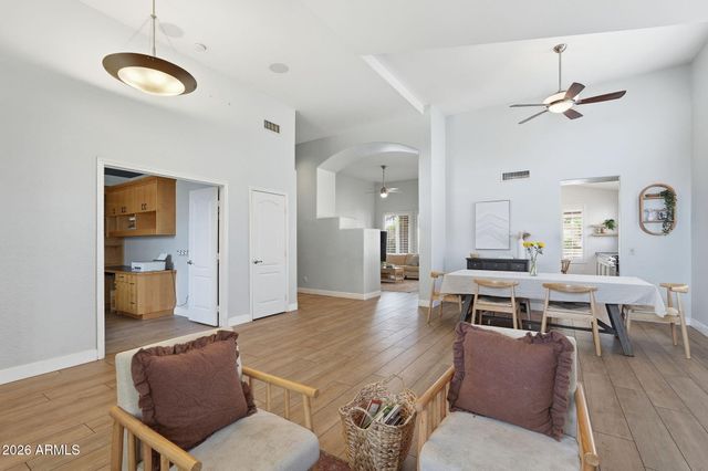 4332 E MELINDA Lane, Phoenix, AZ 85050