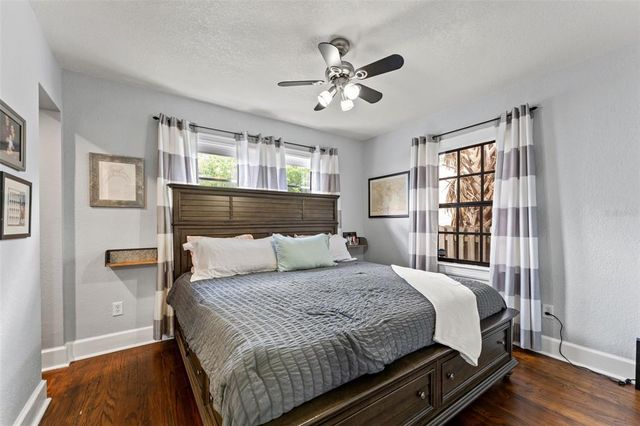 921 W CORAL STREET, Tampa, FL 33602
