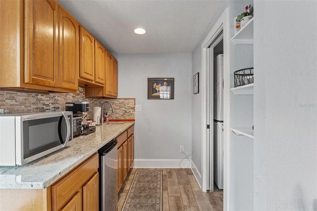921 W CORAL STREET, Tampa, FL 33602