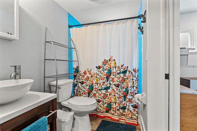 921 W CORAL STREET, Tampa, FL 33602