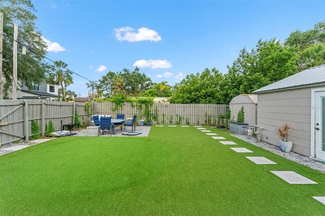921 W CORAL STREET, Tampa, FL 33602