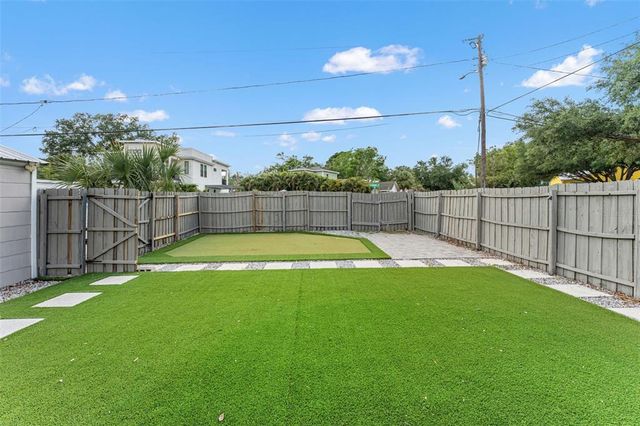 921 W CORAL STREET, Tampa, FL 33602