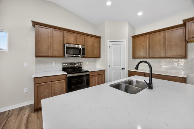 9345 Modena Lane, West Des Moines, IA 50266