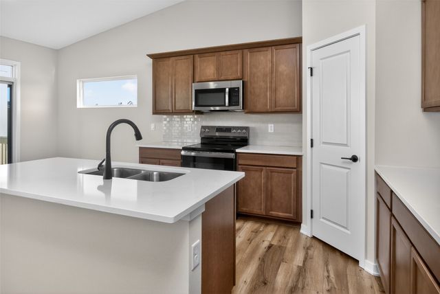 9345 Modena Lane, West Des Moines, IA 50266