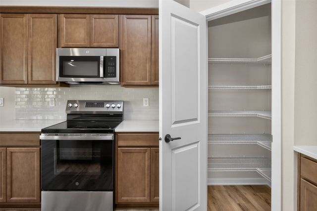 9345 Modena Lane, West Des Moines, IA 50266