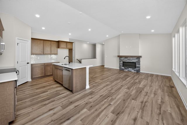 9345 Modena Lane, West Des Moines, IA 50266