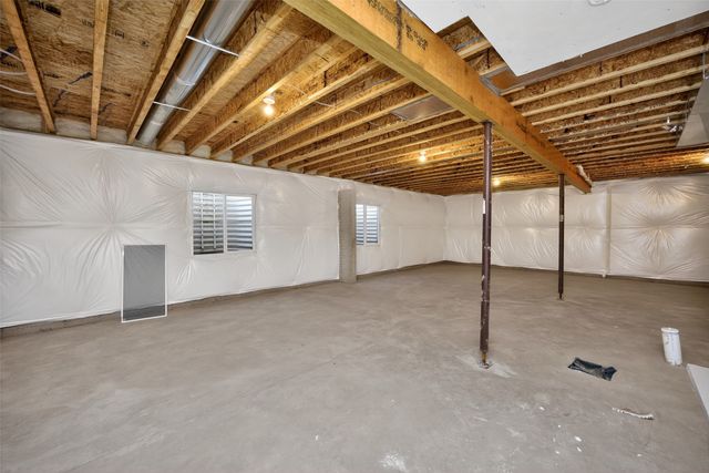 9345 Modena Lane, West Des Moines, IA 50266
