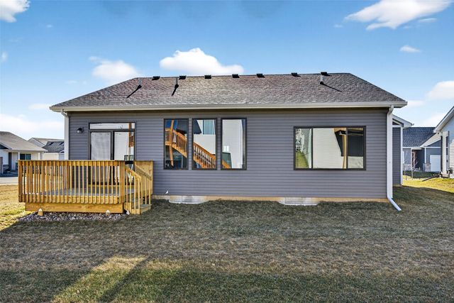 9345 Modena Lane, West Des Moines, IA 50266