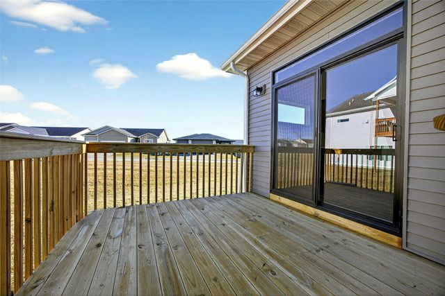 9345 Modena Lane, West Des Moines, IA 50266