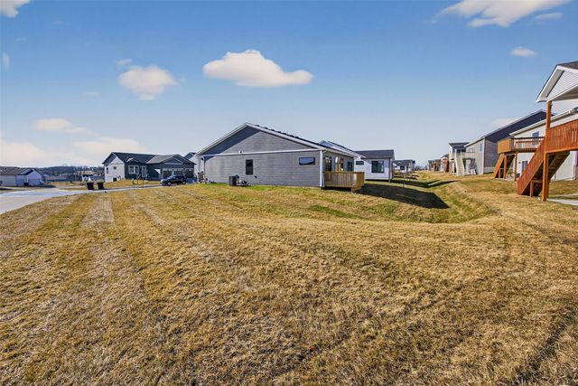 9345 Modena Lane, West Des Moines, IA 50266
