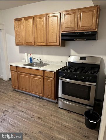 1402 S 10TH ST, Camden, NJ 08104