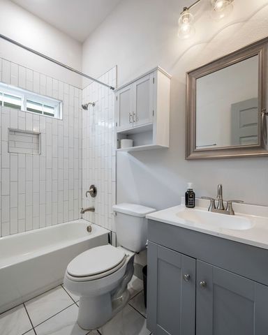 6105 Chickasaw Drive, Mabank, TX 75156