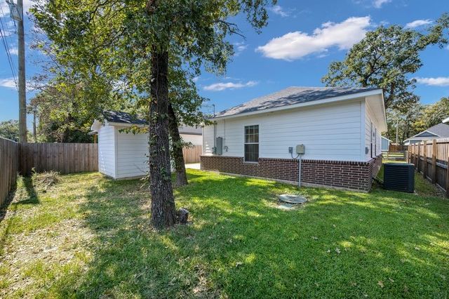 6105 Chickasaw Drive, Mabank, TX 75156