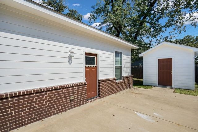 6105 Chickasaw Drive, Mabank, TX 75156