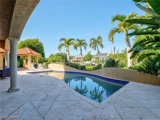 918 Limpet DR, Sanibel, FL 33957