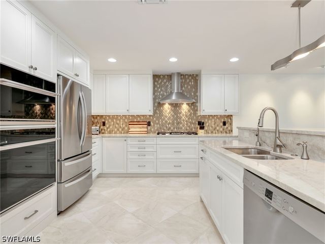 918 Limpet DR, Sanibel, FL 33957
