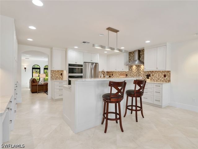 918 Limpet DR, Sanibel, FL 33957