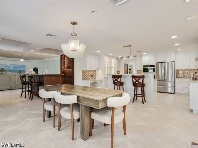 918 Limpet DR, Sanibel, FL 33957