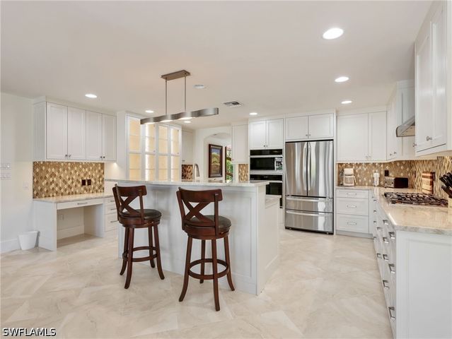 918 Limpet DR, Sanibel, FL 33957