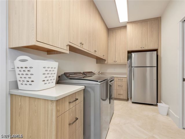 918 Limpet DR, Sanibel, FL 33957