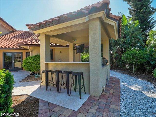 918 Limpet DR, Sanibel, FL 33957