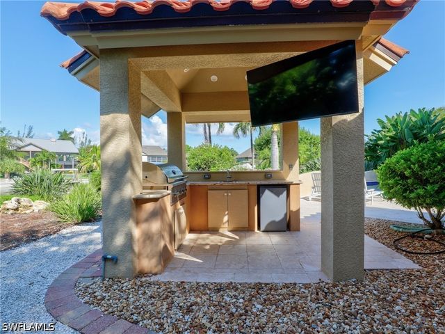 918 Limpet DR, Sanibel, FL 33957