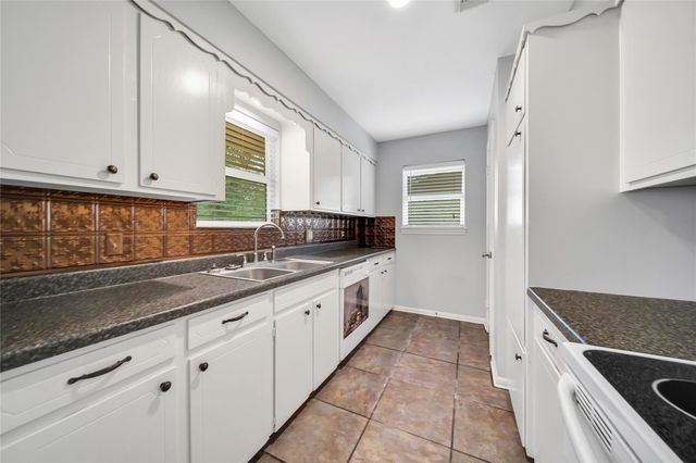 1618 Hamblen Road, Kingwood, TX 77339