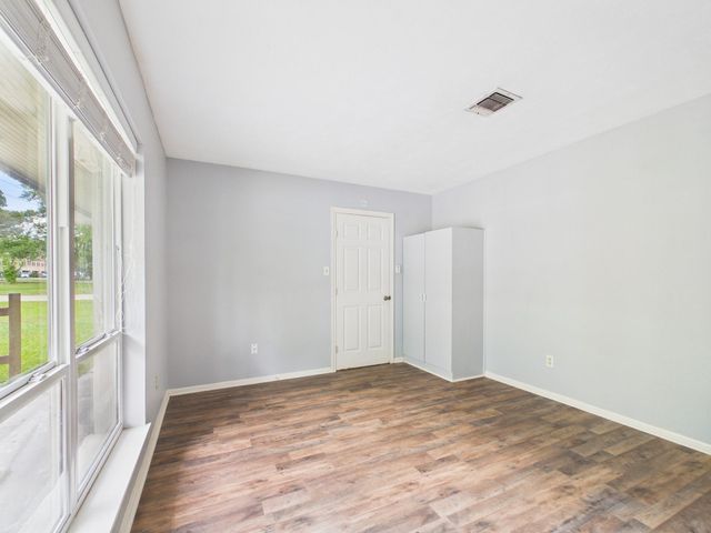 1618 Hamblen Road, Kingwood, TX 77339