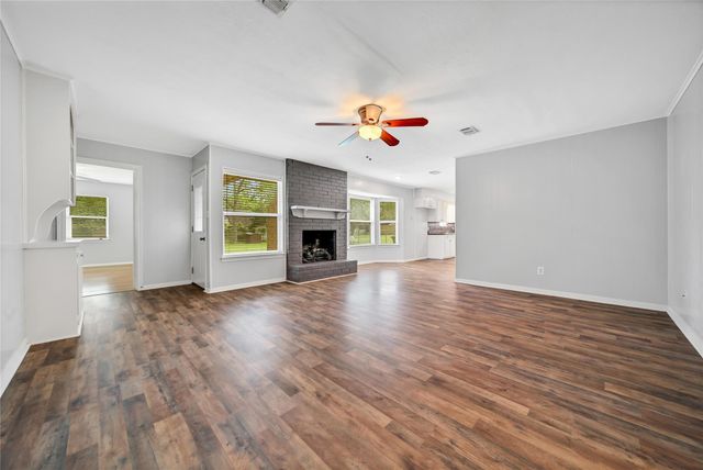 1618 Hamblen Road, Kingwood, TX 77339