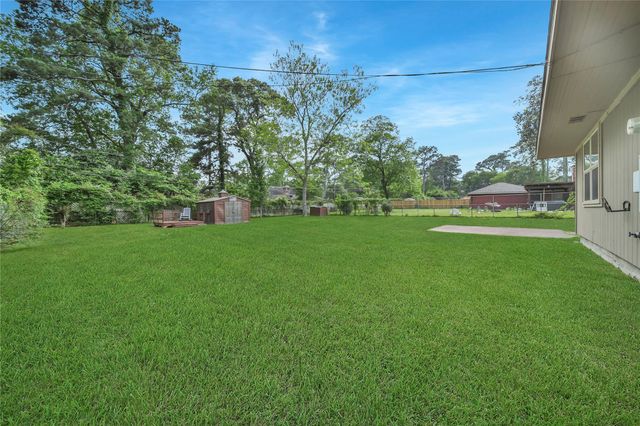 1618 Hamblen Road, Kingwood, TX 77339