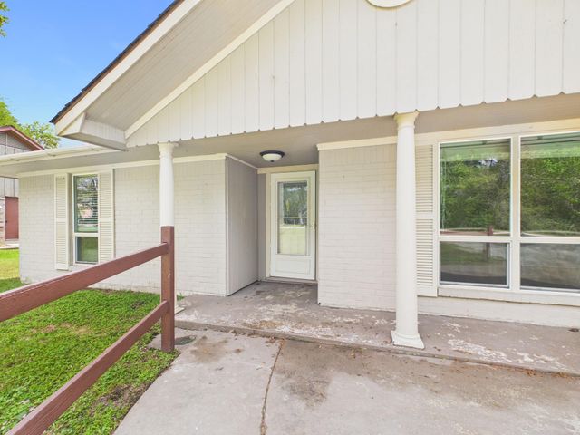 1618 Hamblen Road, Kingwood, TX 77339