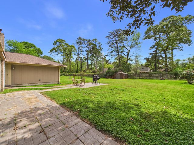 1618 Hamblen Road, Kingwood, TX 77339