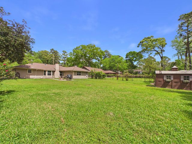 1618 Hamblen Road, Kingwood, TX 77339
